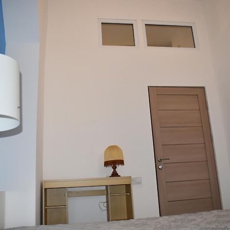 SLEEP STUDIO HOSTEL Ladies Only Женский Хостел Єреван Екстер'єр фото
