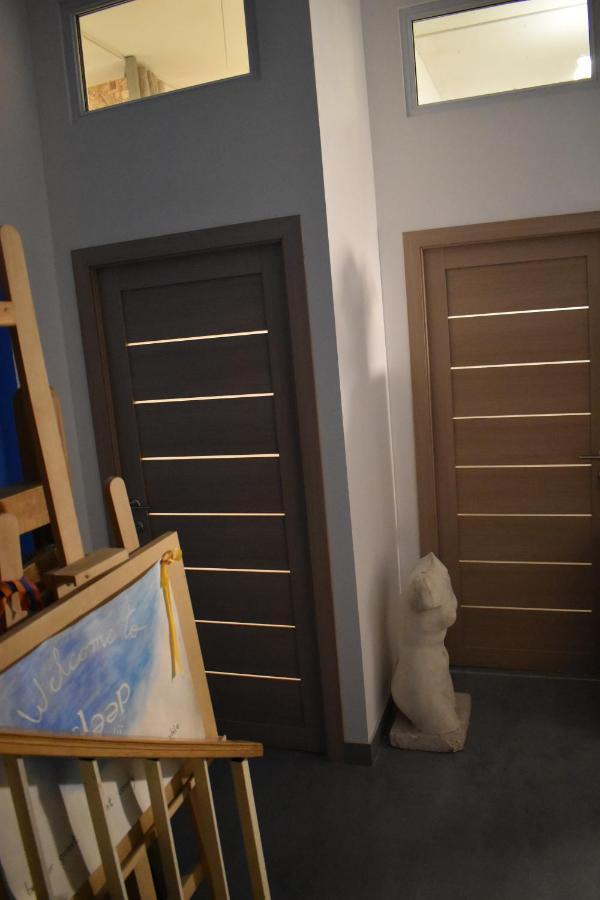 SLEEP STUDIO HOSTEL Ladies Only Женский Хостел Єреван Екстер'єр фото
