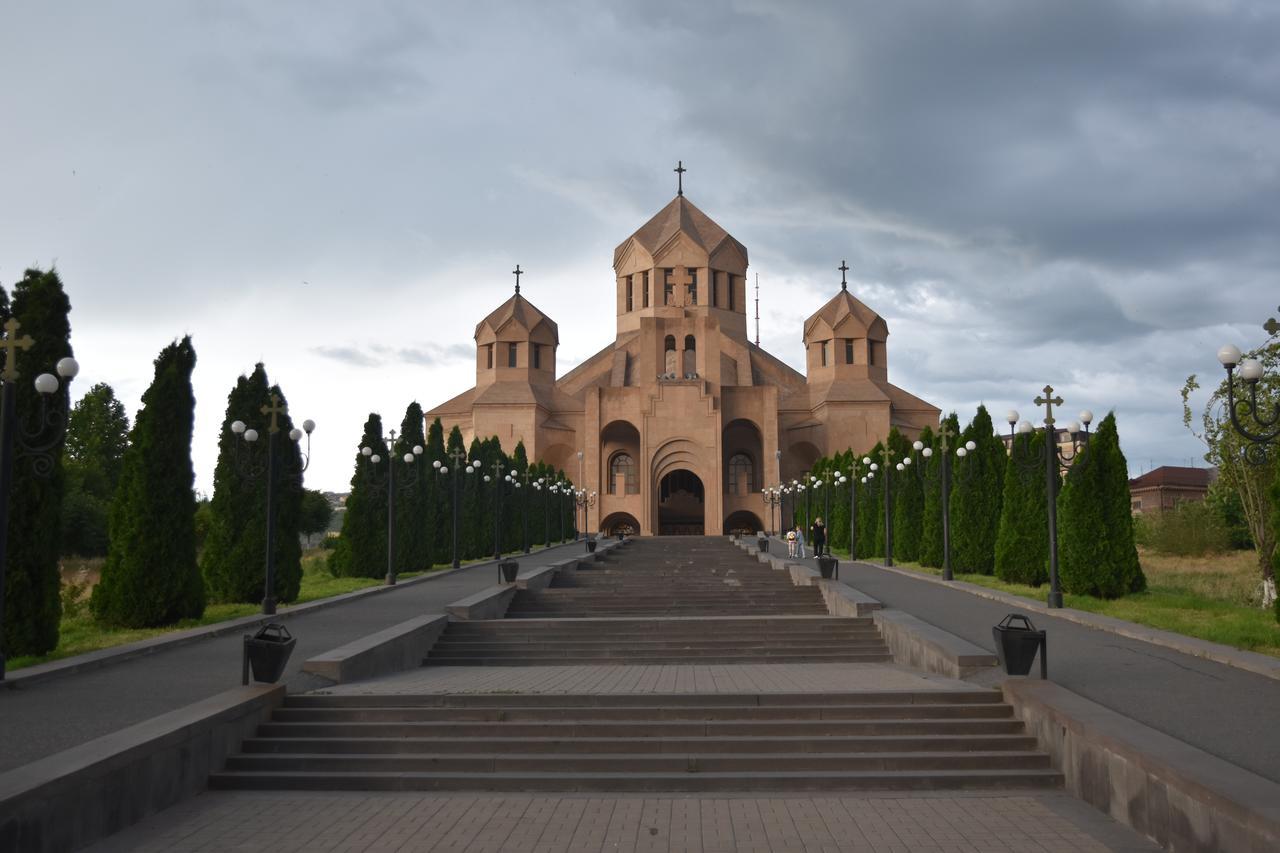 SLEEP STUDIO HOSTEL Ladies Only Женский Хостел Єреван Екстер'єр фото